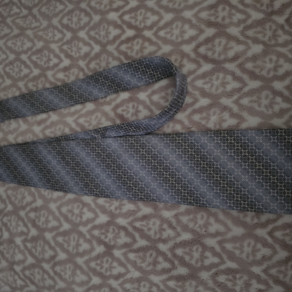 Stylish Gray Patterned Tie - image 1